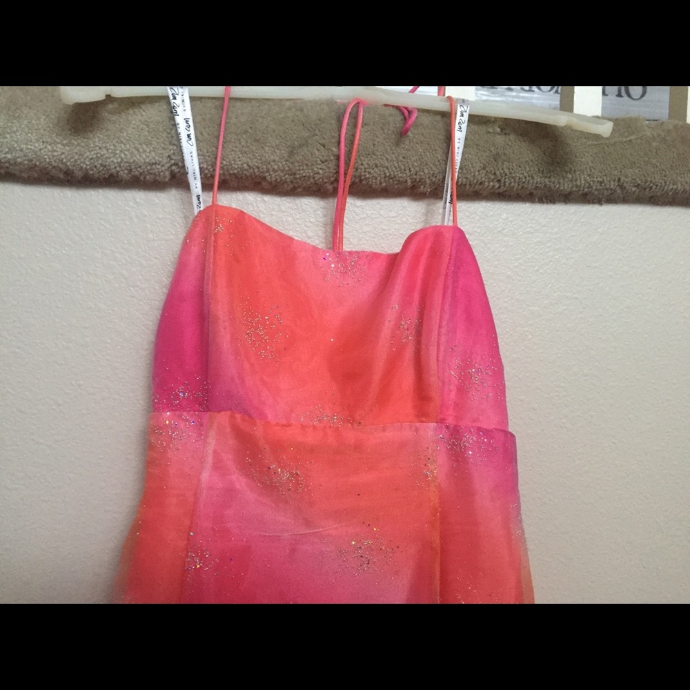 Prom dress - Picture 2 of 4